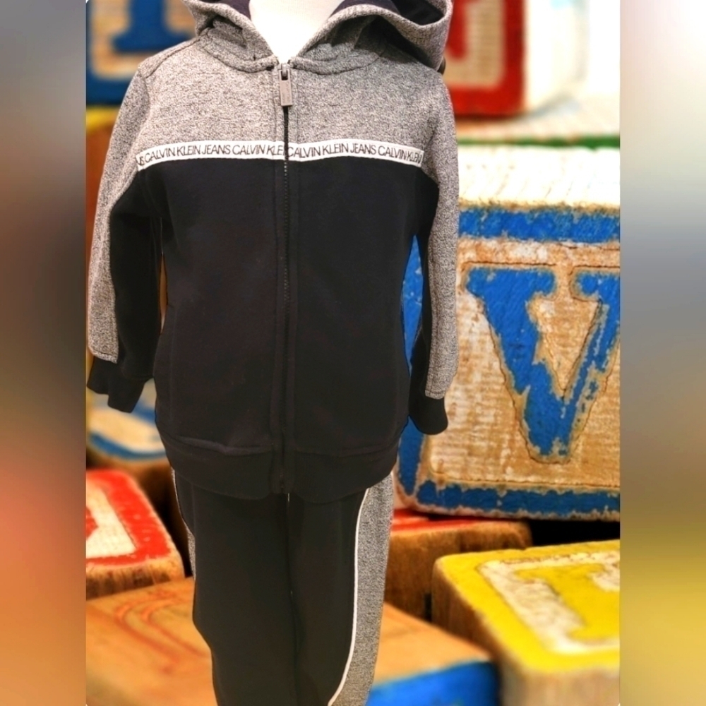 Calvin Klein jogging suit  NWT